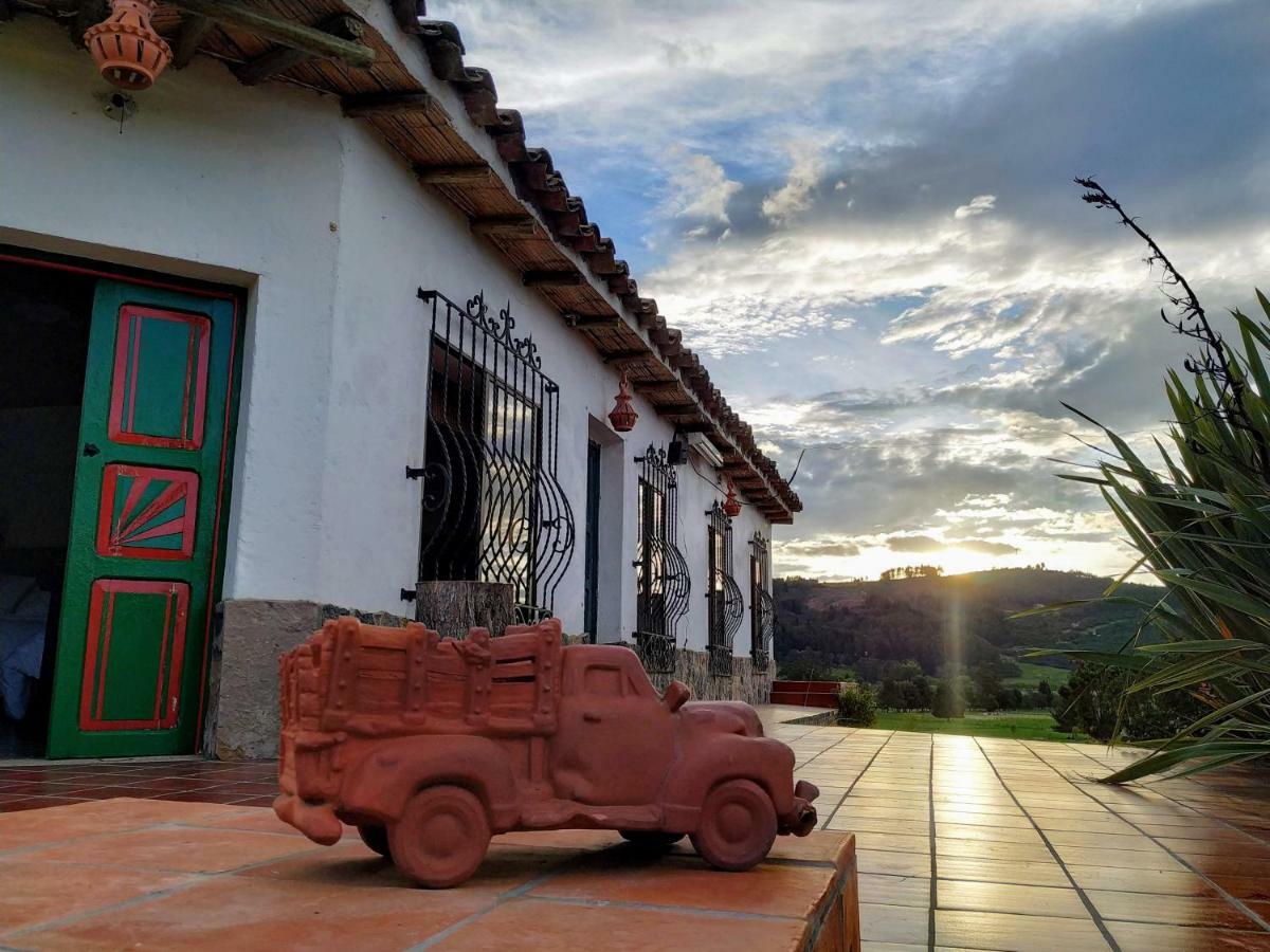 Cabañas&Glamping ILLARI Boutique Paipa Exterior foto